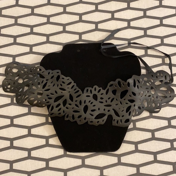 Green artist-made bicycle tire choker - Picture 2 of 3